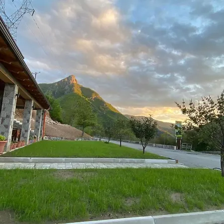 Lugina E Komanit Hotel Koman