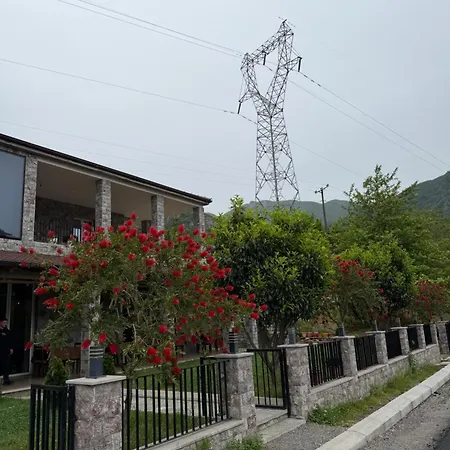 Lugina E Komanit 3*