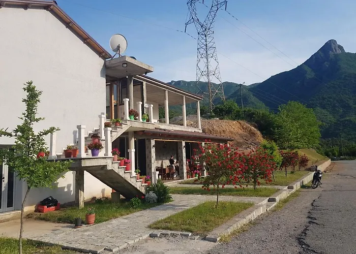 Lugina E Komanit Hotel