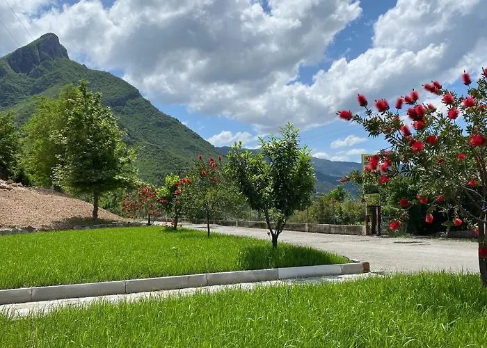 Hotel Lugina E Komanit